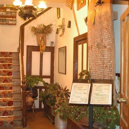 El Mirador Fogadó 2*